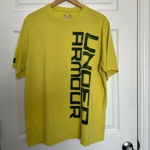 Size XL yellow Under Armour loose fit heat gear short sleeve Tshirt.